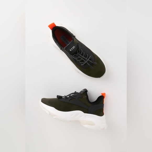 Steve Madden Myles Green Camouflage Sneakers - Picture 3 of 13